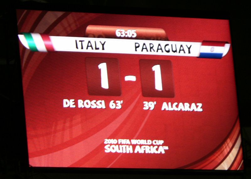 JAR 584.JPG - Zápas skončil remízou 1-1. Po zápase jsme rychle utíkali na vlak, já jsem musel přemoci bolest nohy, kterou mi ještě v ČR způsobil Radek jako můj soupeř v neregistrovaném fotbalu. Brzo ráno jsme museli vyrazit na další zápas.